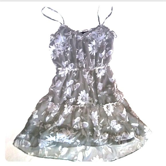 American Eagle Outfitters Dresses & Skirts - American Eagle Shades of Gray Moody Floral Dress